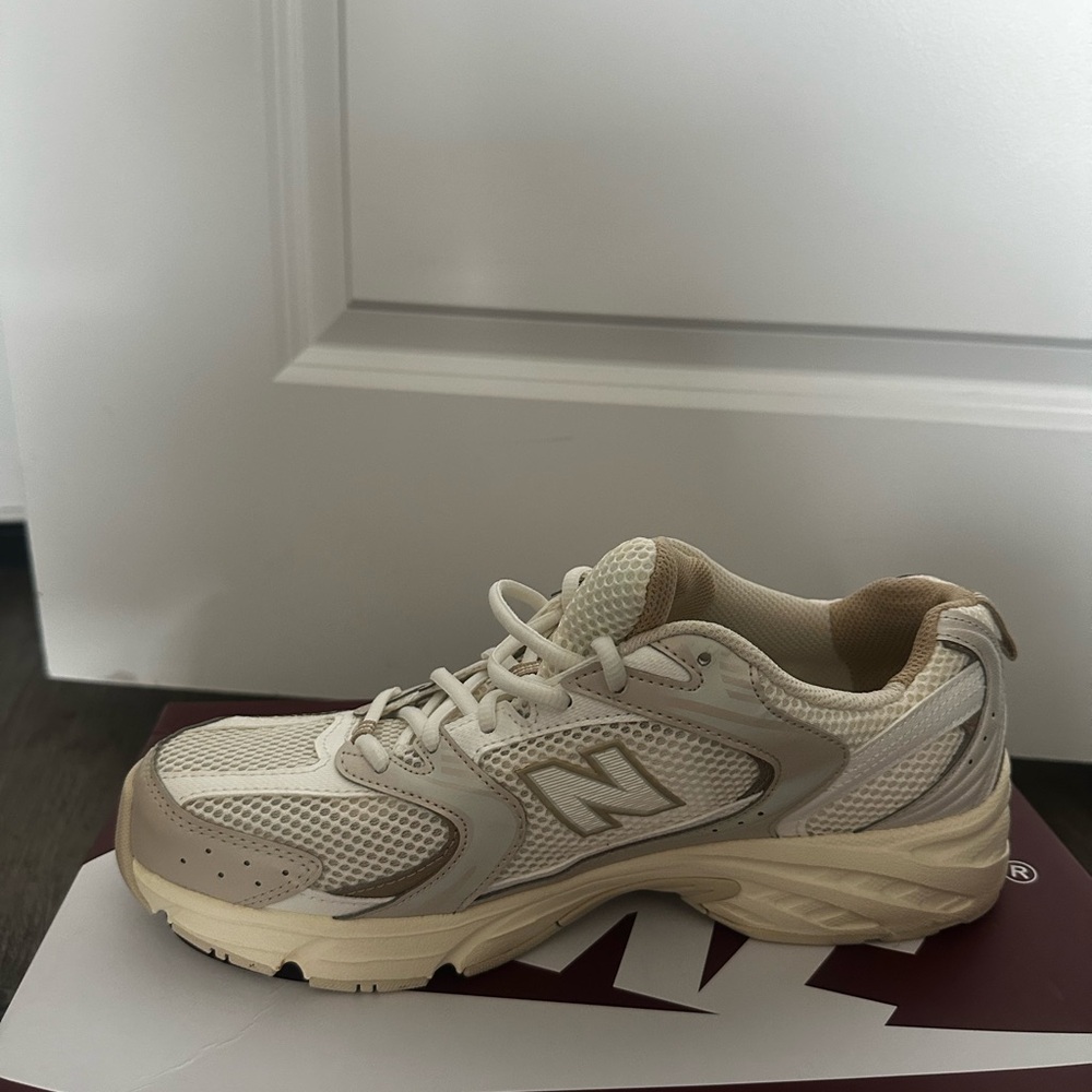 New Balance 530 cream
